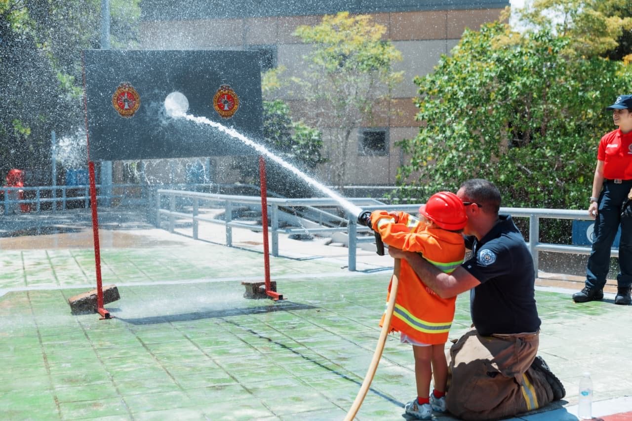 Bomberos del DN llevan alegría al parque Iberoamérica con exitosa versión de “Bomberos en Familia”