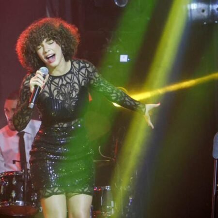 Avril Lazala debuta con “Palabras” en la producción Mujeres en Amargue – Segunda Ronda