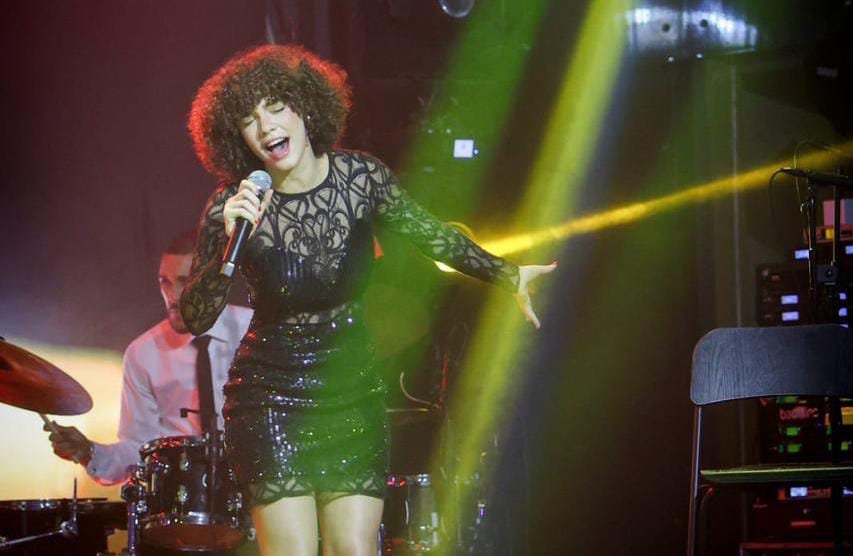 Avril Lazala debuta con “Palabras” en la producción Mujeres en Amargue – Segunda Ronda