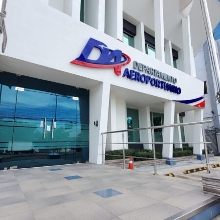 Comisión Aeroportuaria conoce informe sobre fallo eléctrico en AILA y ordena a AERODOM al pago de US$ 5 millones de dólares