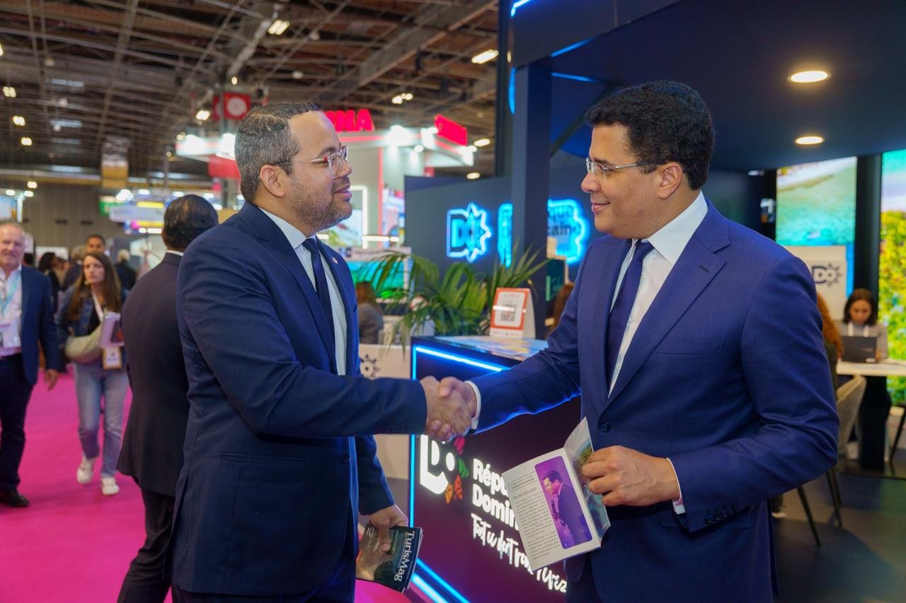 Revista TURISMAG se lanza en París para promover el turismo dominicano
