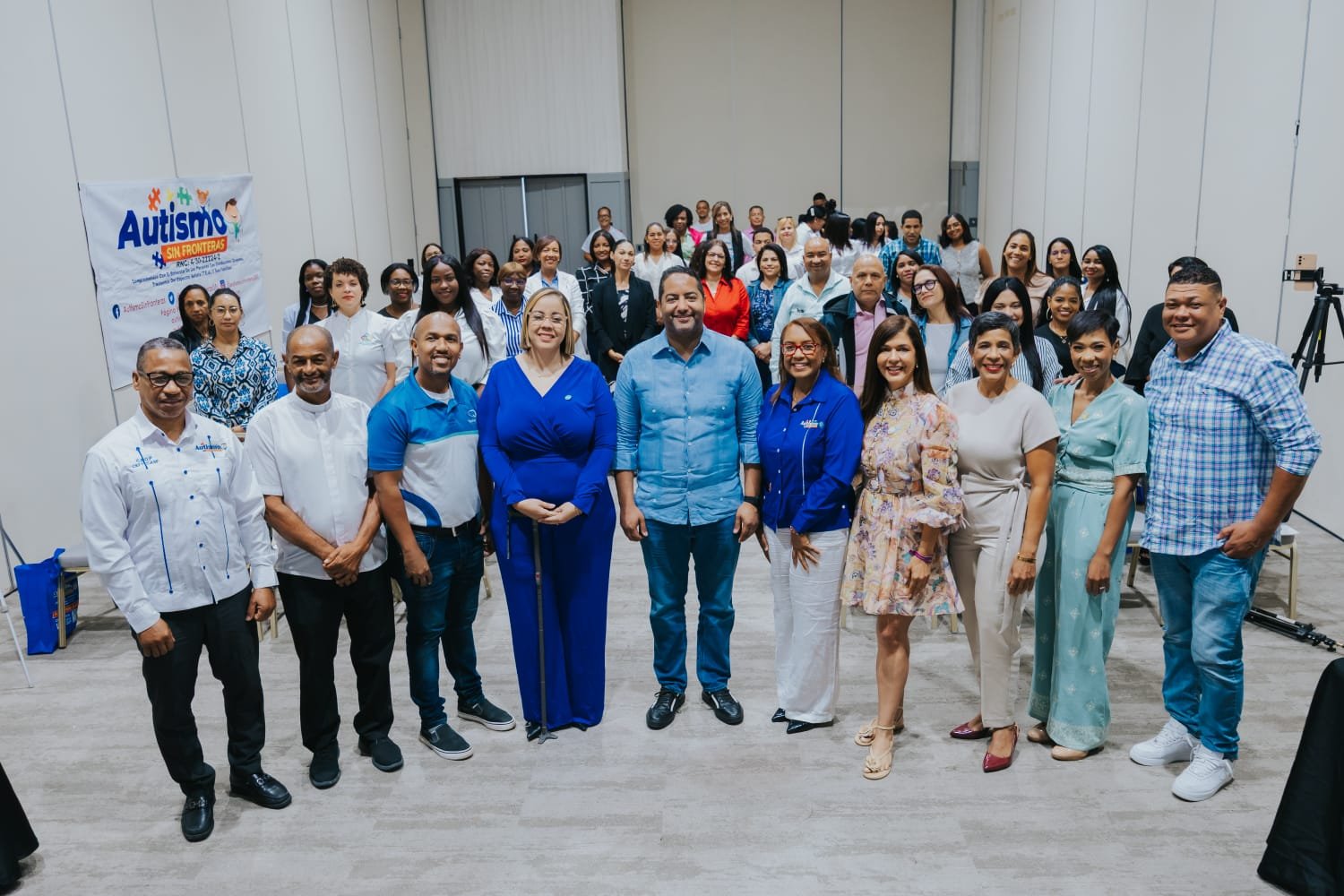 Fundación de Autismo reconoce al presidente de CONADIS.