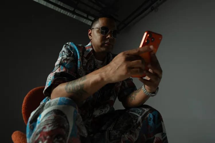 People en Español resalta el éxito de La Casa de Alofoke 2, el reality dominicano que rompe récords en YouTube