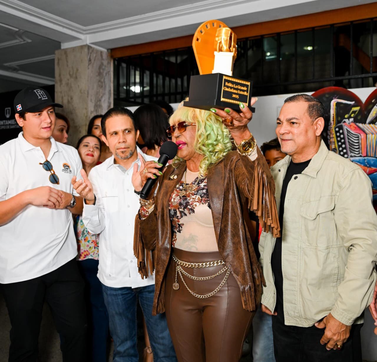 Rueda Cine reconoce a Fefita la Grande y a Manny Pérez en Santiago