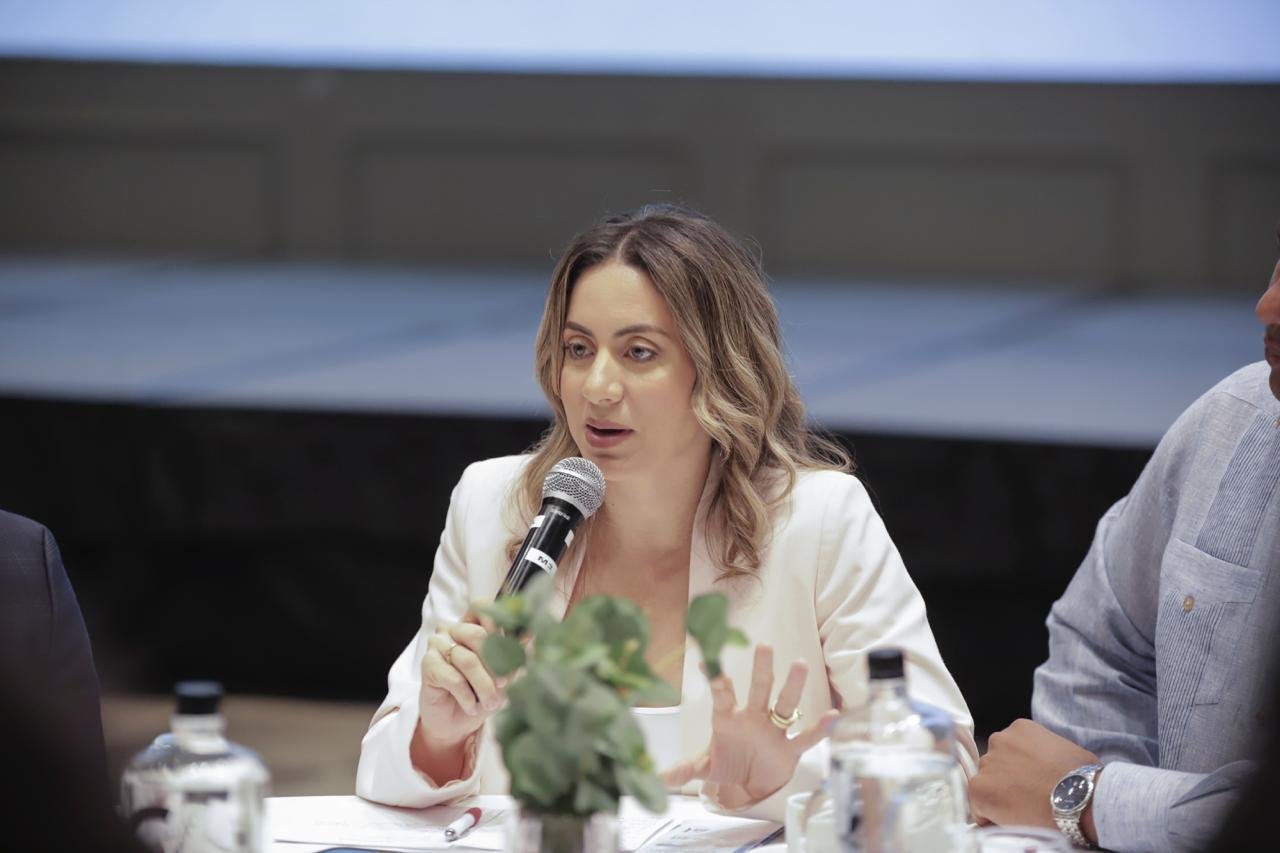 Gloria Reyes presenta a la prensa la nueva Dirección de Desarrollo Social Supérate tras fusión con ADESS