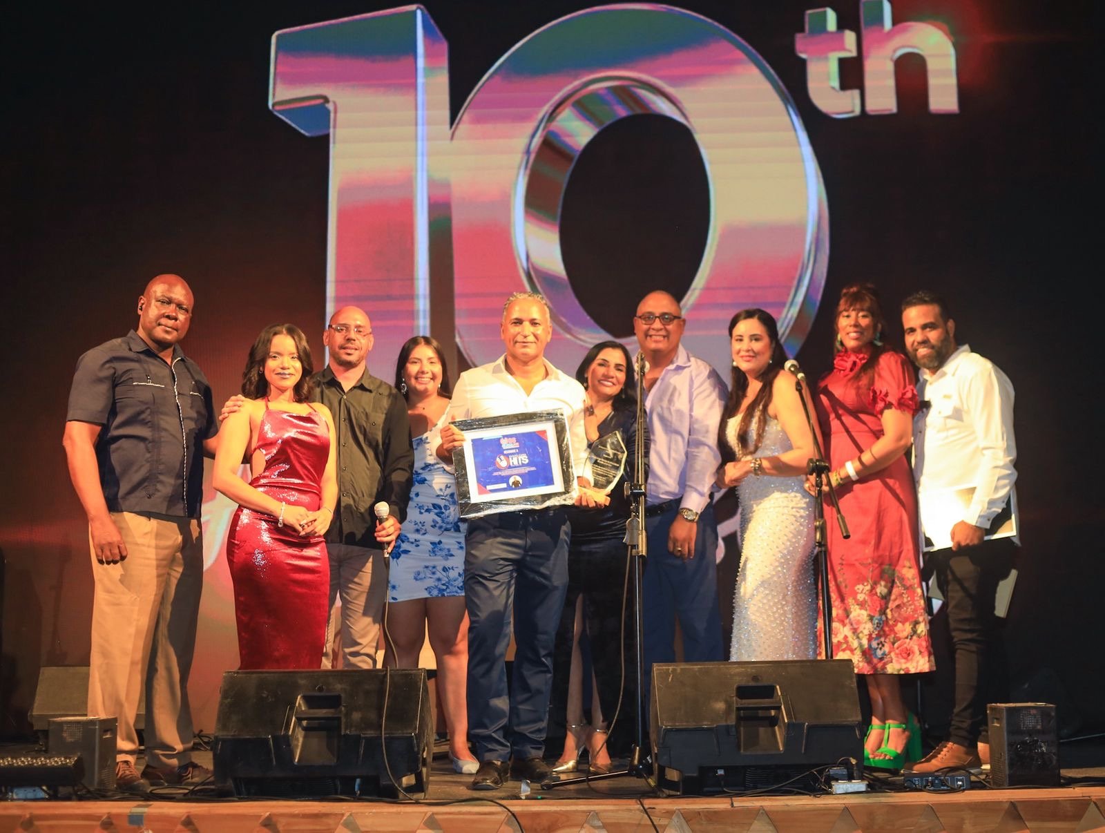 Punta Cana Hits celebra su 10mo Aniversario con una noche histórica llena de estrellas, empresarios, música y tecnología
