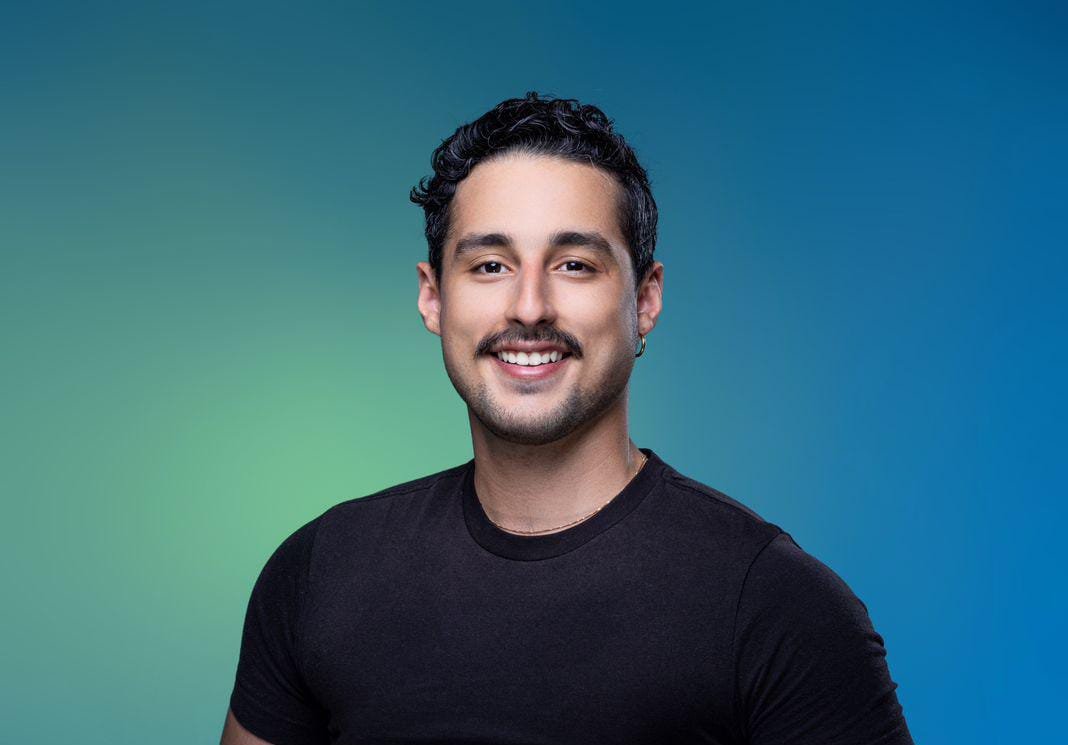 Guille Martín: una estrella en ascenso que conquista las tablas y se abre camino en el cine dominicano