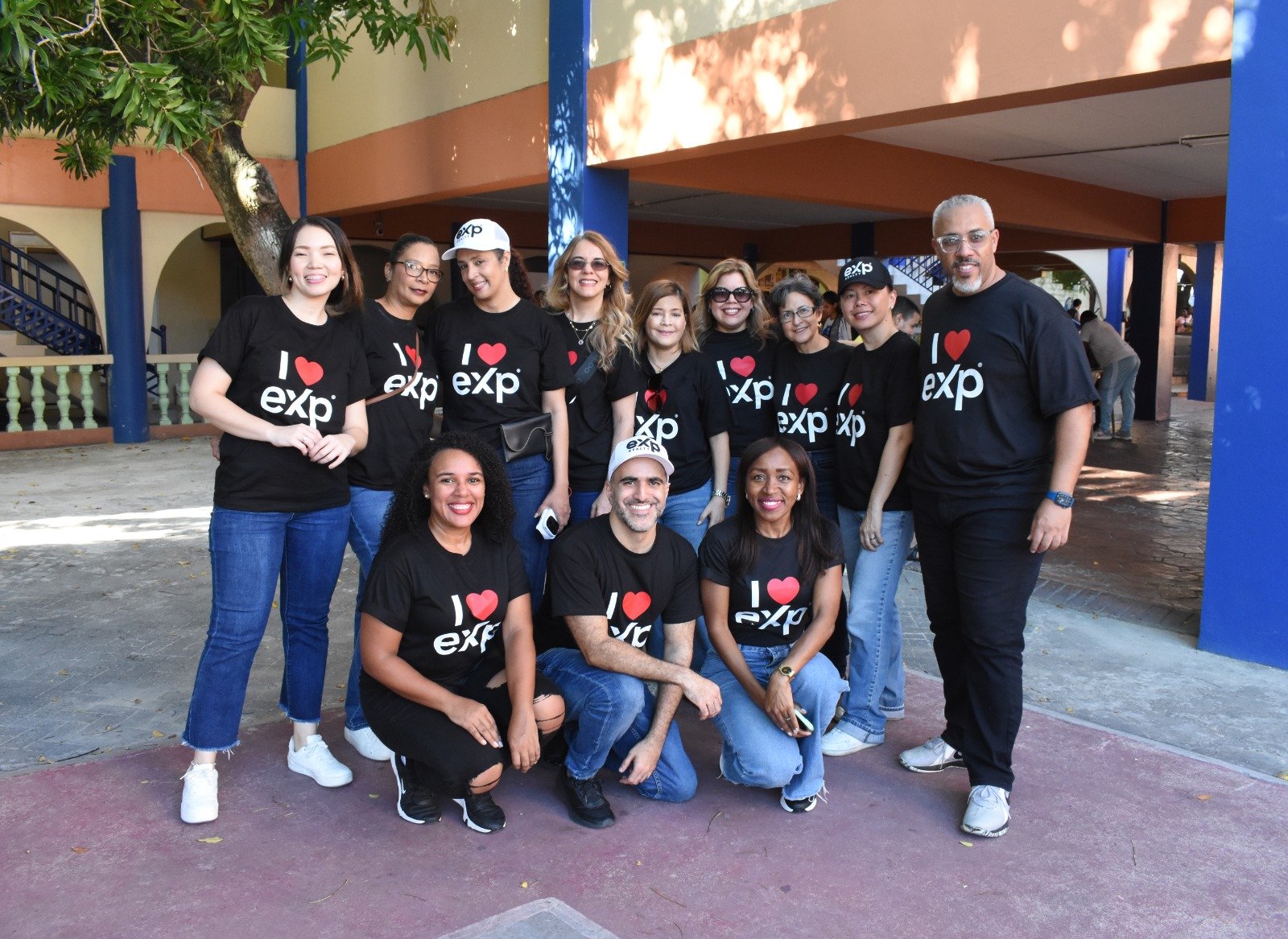 eXp Realty RD celebra su 16.º aniversario con jornada solidaria junto a “Yo También Puedo”