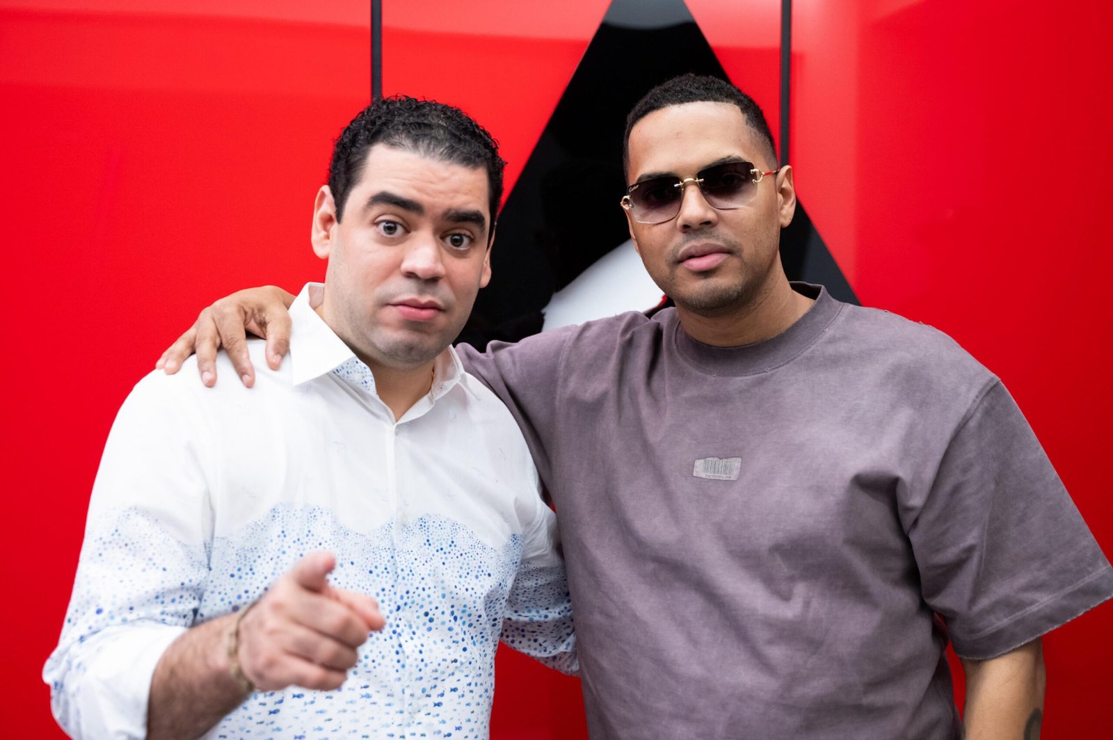 Alofoke Media Group da la bienvenida oficial al comediante Rafael Bobadilla