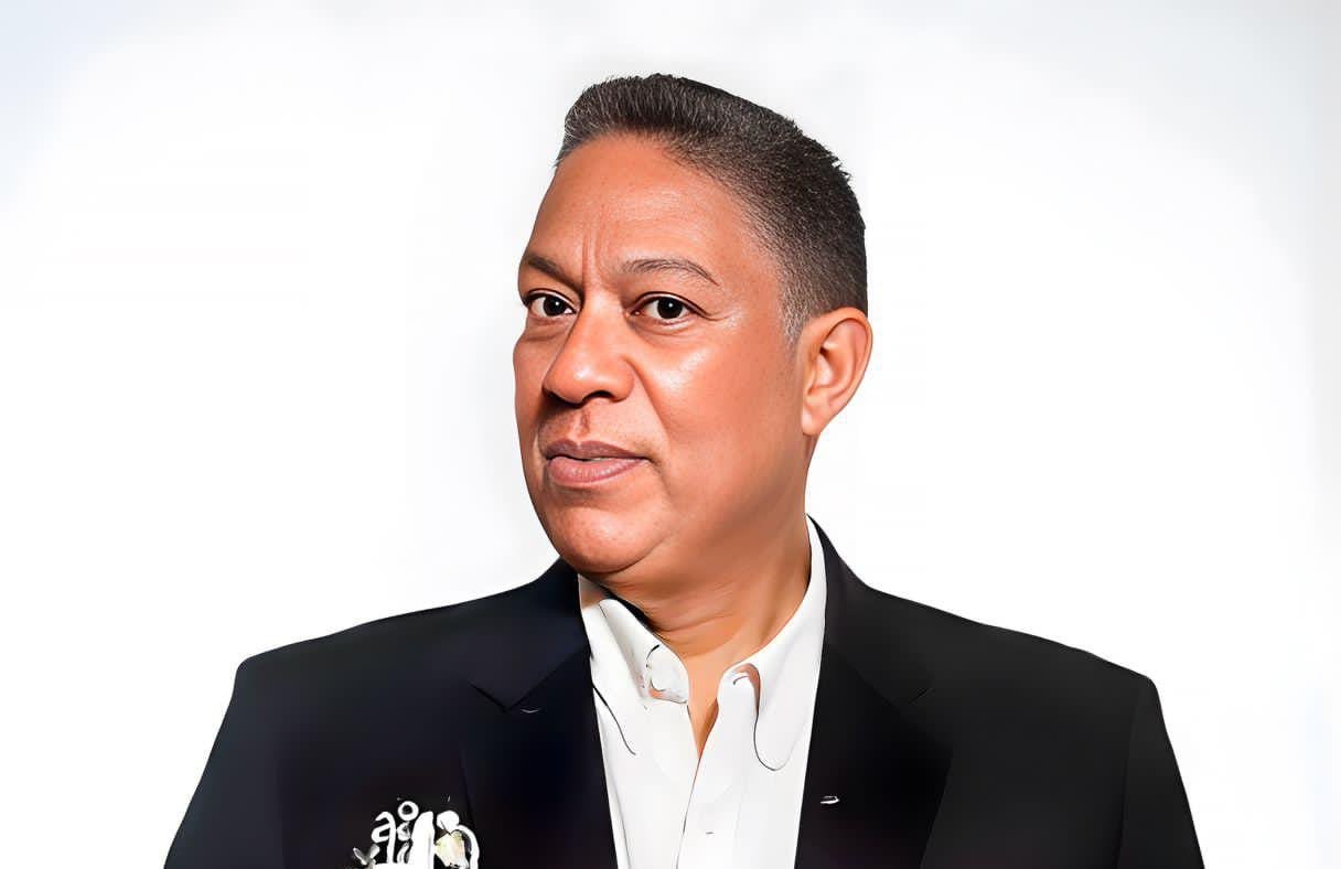 Pedro Ortegarias celebra 40 años de trayectoria con la exposición inédita “Hábita de Luz” en Punta Cana