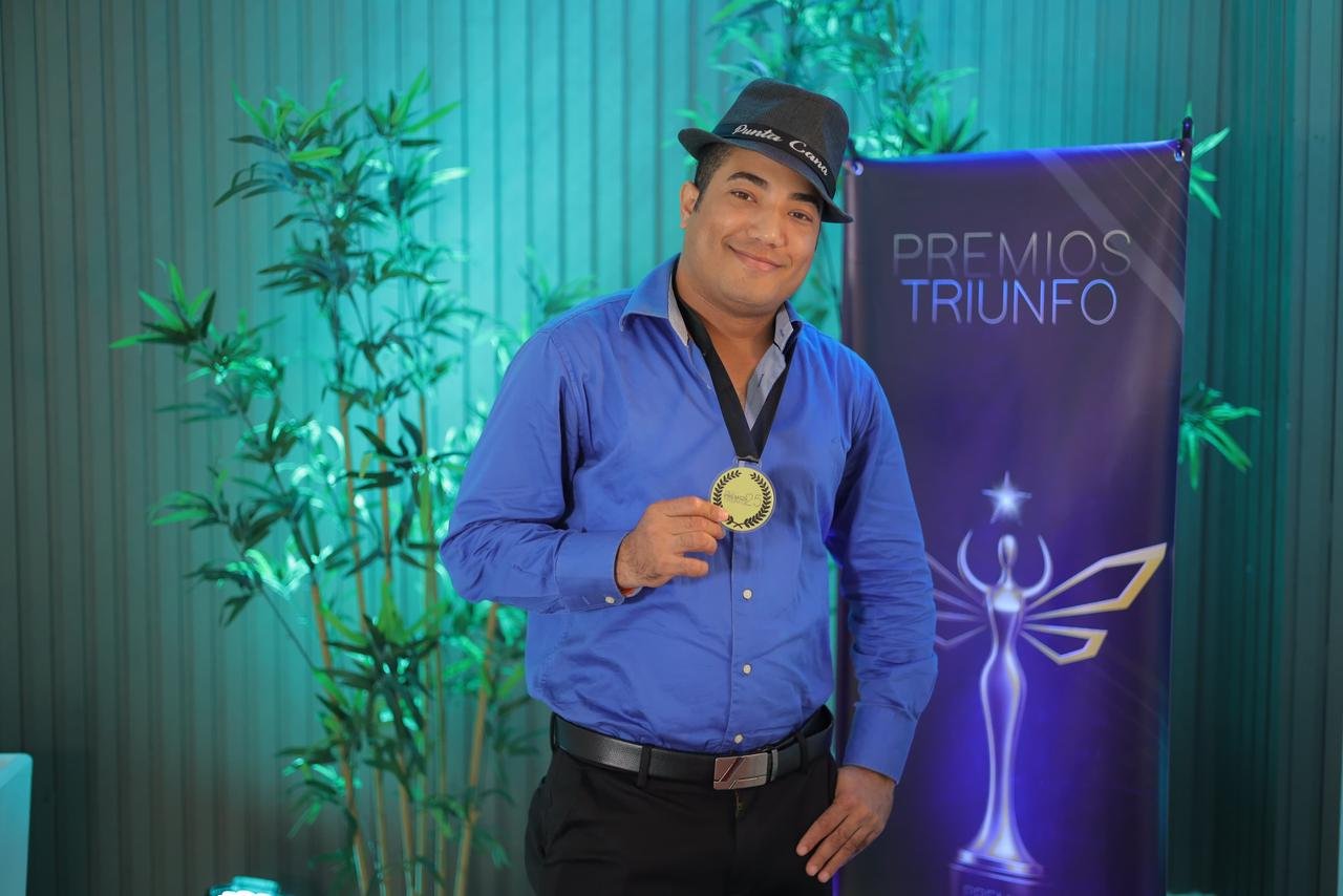 Lo Más Ratata es nominado como Medio Digital del Año en los Premios Triunfo para Emprendedores 2025