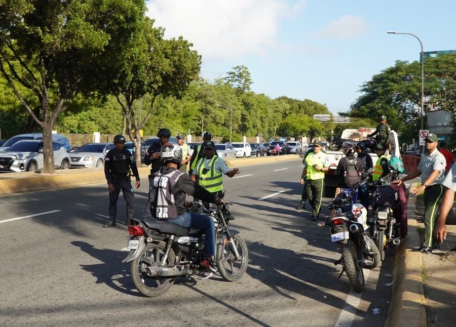 DIGESETT redobla esfuerzos para reducir accidentes causados por motoristas que ignoran la luz roja del semáforo