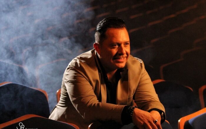 Astor Torres consolida su identidad artística con el lanzamiento de su canción “Decidido”