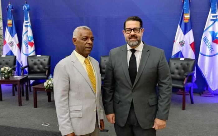 Dr. Rafael Montero aborda la formación científica en debate biomédico