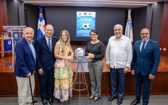 UNAPEC y Escuela de Fútbol Jorge Rolando Bauger inauguran ciclo de conversatorios sobre salud y deporte