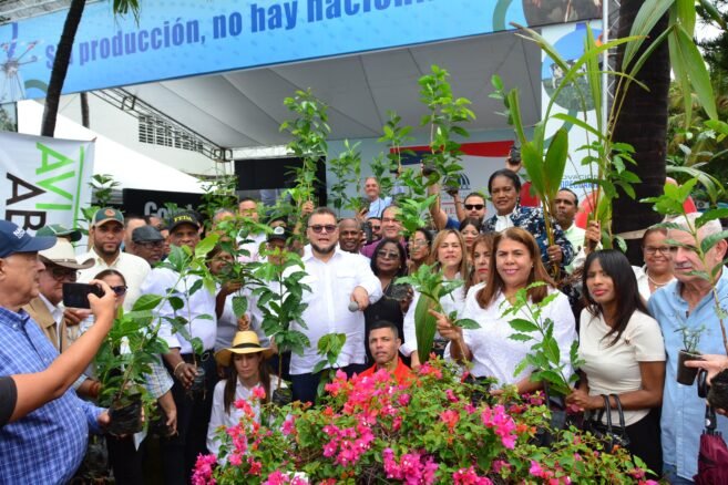 Hecmilio Galván: ´´con el FEDA hemos impactado la vida de casi 2.5 millones de dominicanos, motivando el deseo cultivar