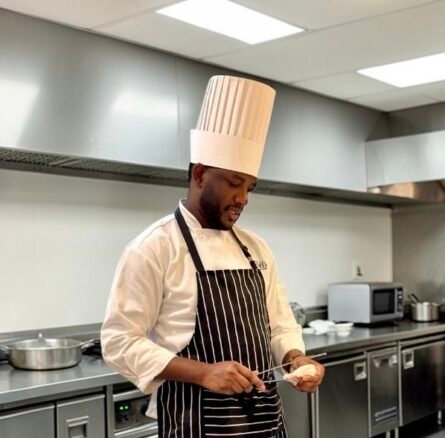 Chef dominicano Elmo Bida es reconocido en la Clase 2026 de “40 Under 40” de Club + Resort Chef