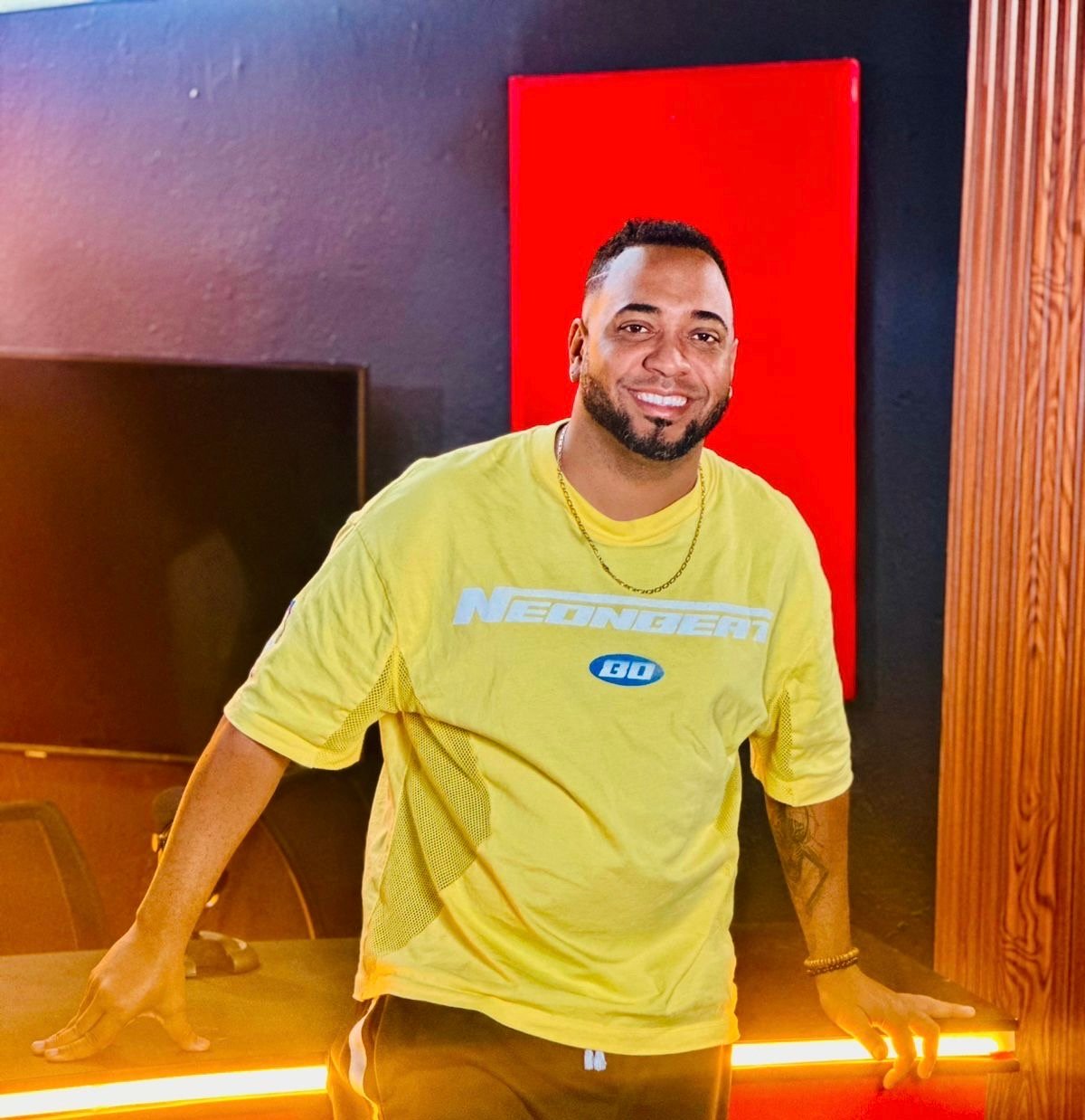 Tómalo al Día anuncia el lanzamiento de su nueva cabina de producción en Santo Domingo Norte