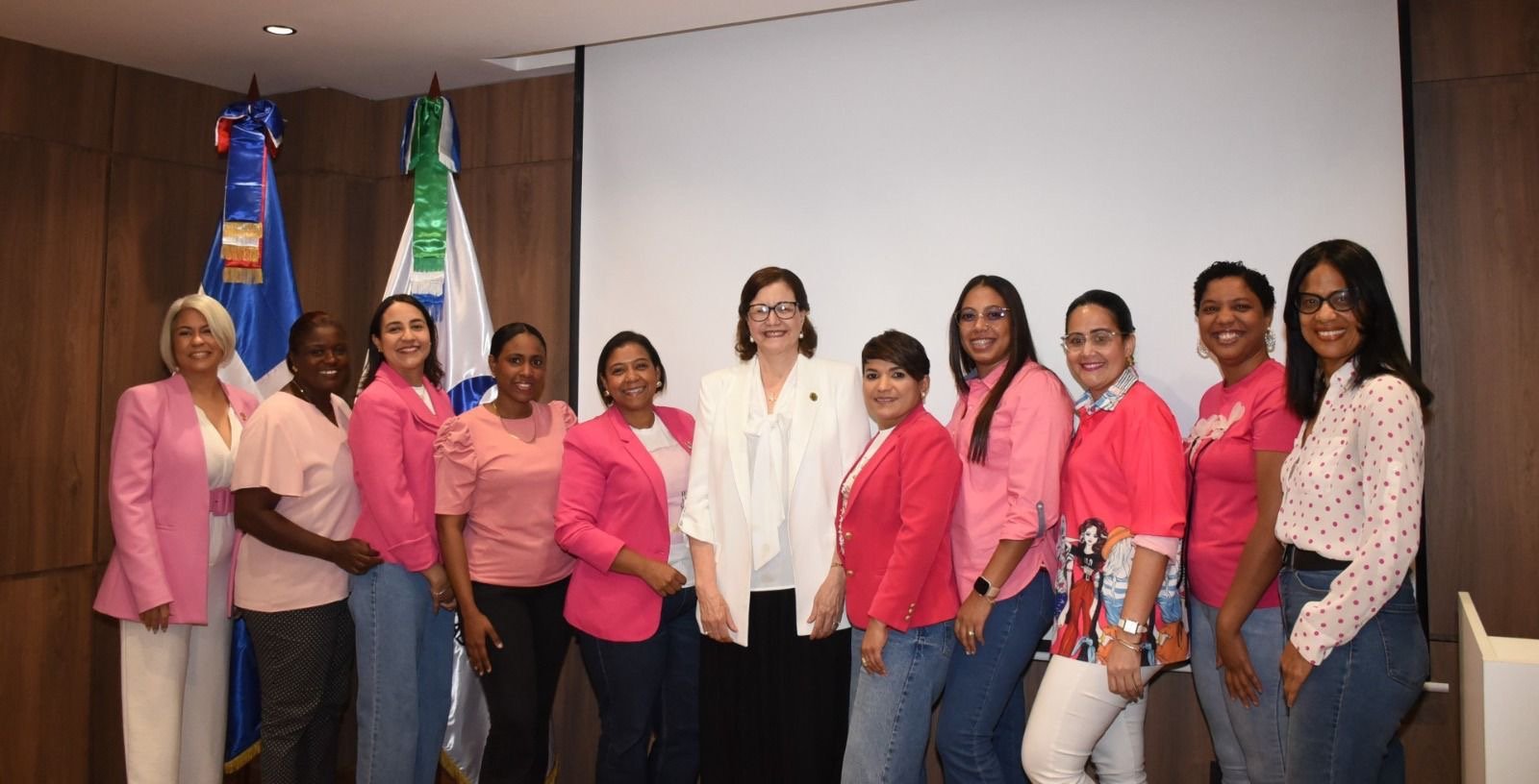 CNSS conmemora el Día Internacional de la Mujer reconociendo el compromiso de sus colaboradoras.