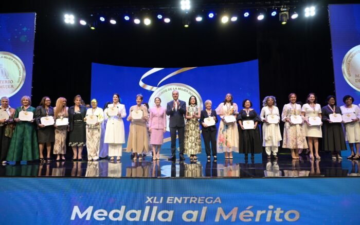 Consejo Nacional de Educación aprueba Estrategia de Educación Digital y socializa propuesta para regular uso de celulares en las escuelas