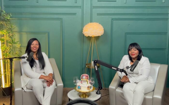 Casos e Impacto celebra su primer aniversario con un programa especial en vivo y encuentro con aliados estratégicos