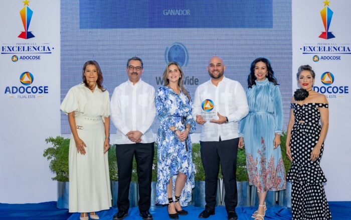 1 Raysa Contreras, Luis Galván Linda Zavarce, Yamel Atieh, Andrea Pérez, Jazmin Cava