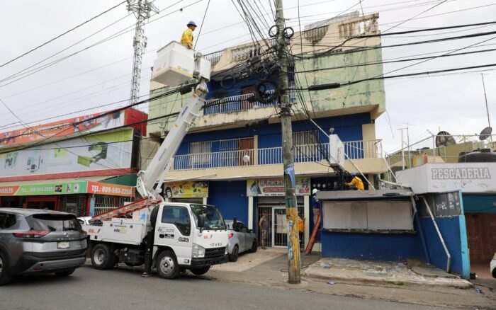 Edeeste y Pgase fiscalizan a clínica y colmado de Santo Domingo Este por anomalías afectaban la facturación eléctrica