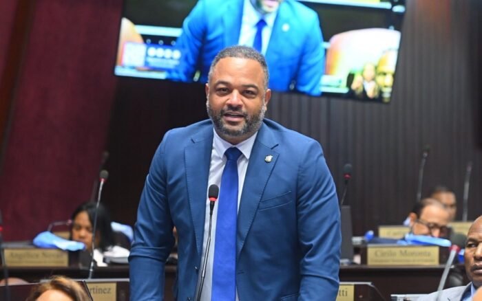 Encuesta digital posiciona a Carlos Pérez como principal favorito rumbo al 2028 en Santo Domingo Norte