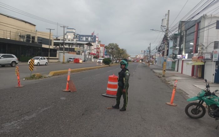DIGESETT informa sobre desvío de tránsito en Santo Domingo Este por trabajos que realiza la CAASD