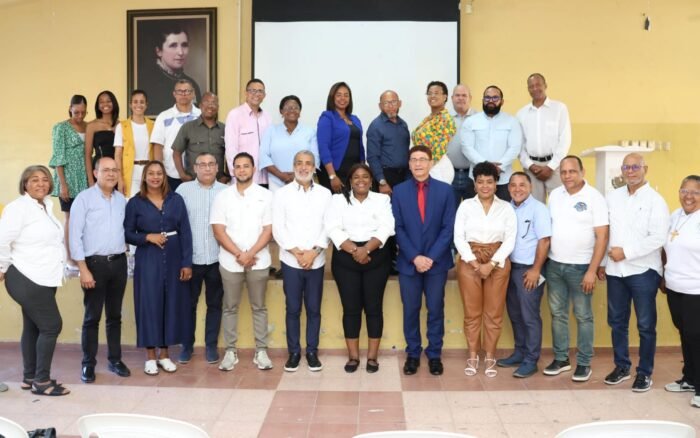 SNTP Santo Domingo Oeste impulsa formación integral con conferencia sobre salud mental, comunicación y liderazgo