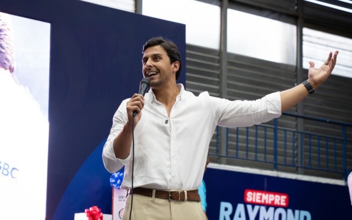 Raymond Rodríguez celebra el día de las madres; más de 700 mujeres respaldan su labor social en la capital