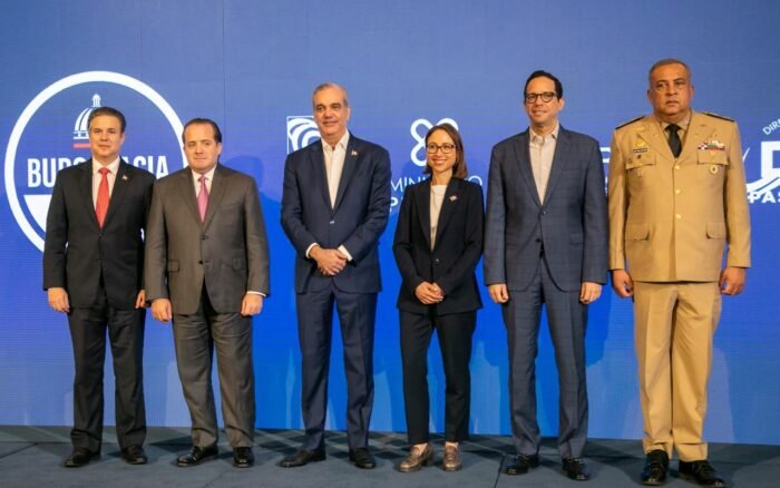 Gobierno digitaliza el permiso de salida de menores y será gratuito hasta el 28 junio