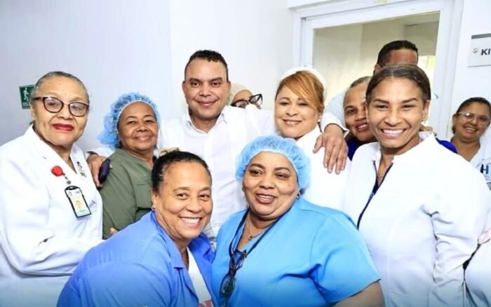 Dr. Julio Landrón felicita a las madres dominicanas en su día y reconoce su invaluable aporte a la sociedad