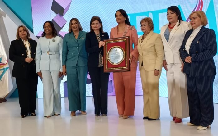 Raquel Peña destaca preparación del país para los desafíos de la economía digital