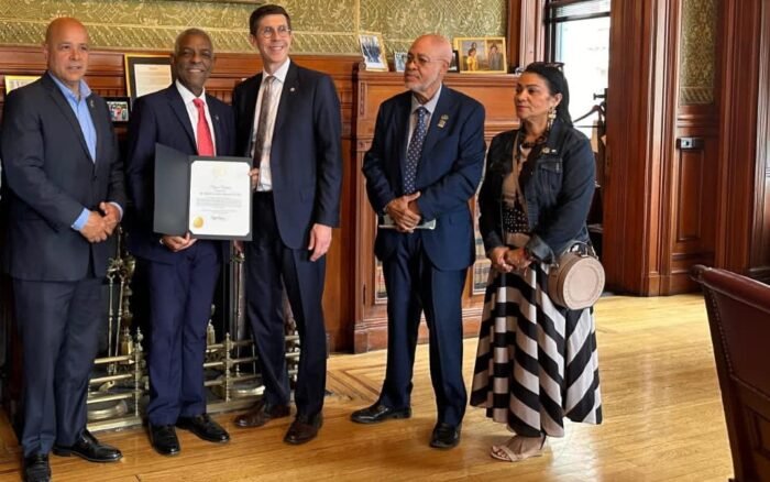 Dr. Rafael Montero destaca en Boston y recibe reconocimientos en Rhode Island durante agenda internacional en Estados Unidos